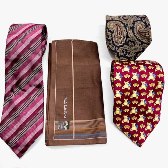 Set: 3 Valentio Neckites Burgendy Bear/Striped + 1 Valentino Mario Burgendy (61) - Picture 3 of 11